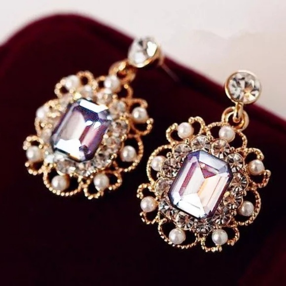 Jewelry - 💎Luxury Pearl crystal square earrings